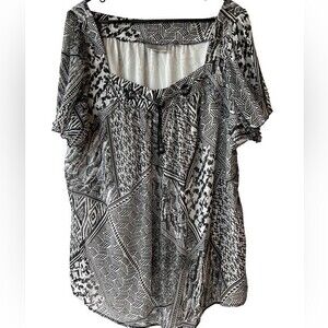 Avenue Cap Sleeve Black/White Patterned Blouse size 26/28